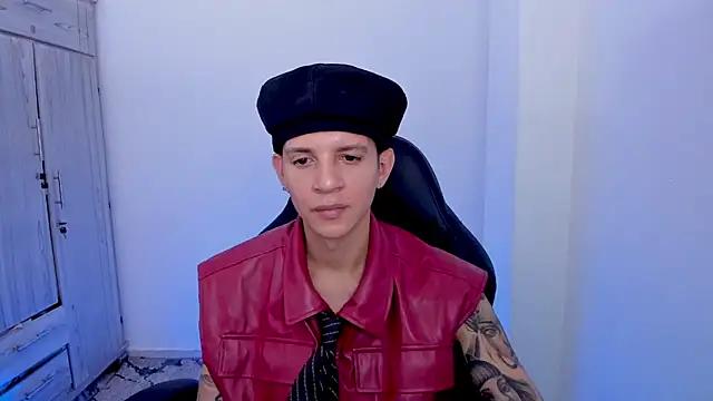 tylerrnova online show from July 15, 3:02 am