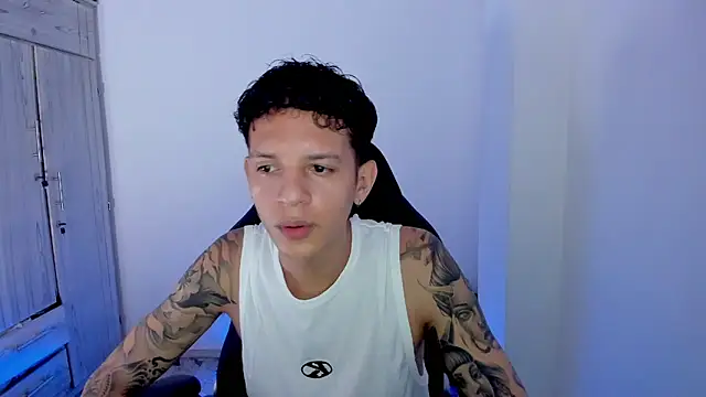 tylerrnova online show from July 14, 2:05 am