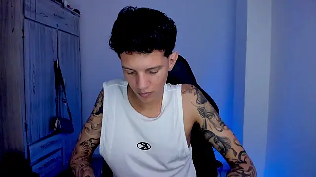 tylerrnova online show from August 2, 4:22 am