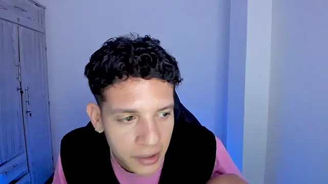 tylerrnova online show from July 5, 3:54 am