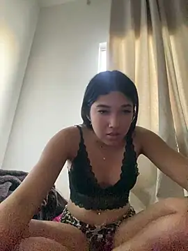 aliceeemendes online show from July 2, 7:31 pm
