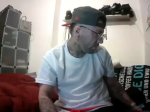 MagicStickBoy online show from February 9, 10:09 am