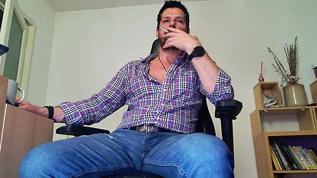 ChrisKox online show from April 30, 9:52 pm