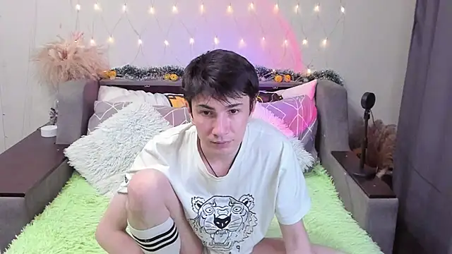 Yumi steve online show from November 16, 4:42 pm