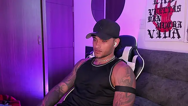 Alessandro Vanni online show from April 11, 1:47 pm