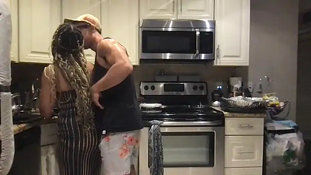 BigGuyMuscle online show from April 16, 2:33 am