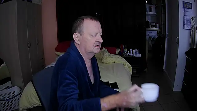 passifsoumis1963 online show from November 19, 9:09 am