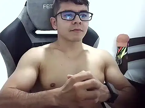 MILCARITAS3 online show from April 14, 4:45 am