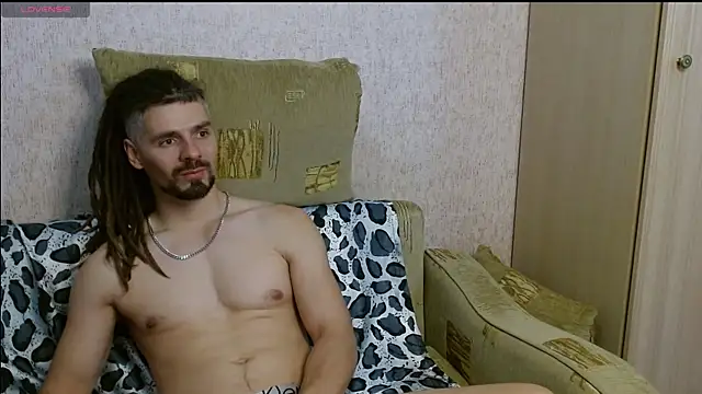 Aestheticguy101 online show from November 12, 11:16 am