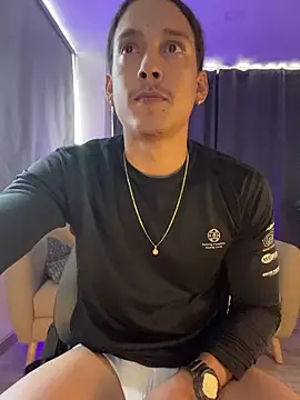 Liam V online show from March 9, 3:28 pm