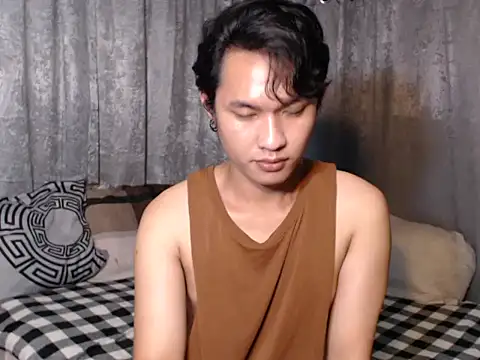 asiancuckyguy69 online show from May 10, 6:31 pm