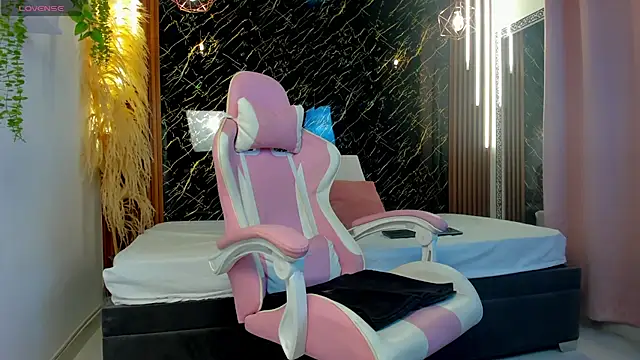 keane lee online show from February 3, 12:54 pm