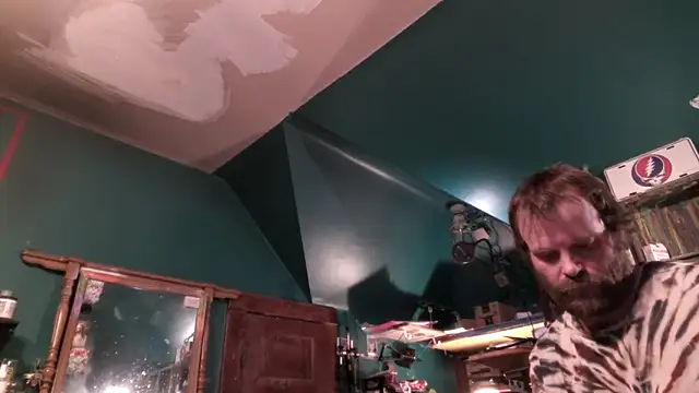 charactrzero online show from March 15, 1:57 am