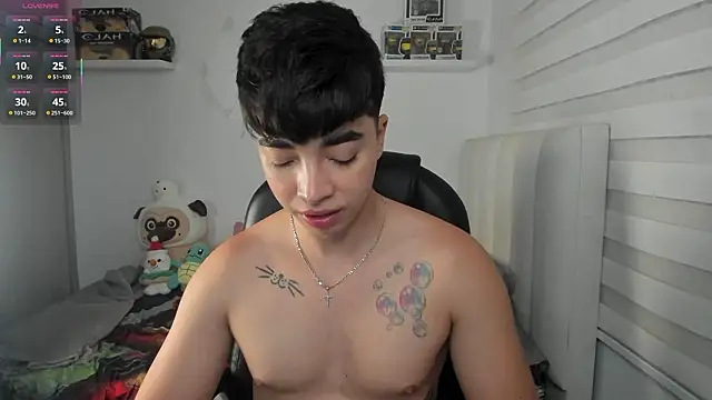 santy7v7 online show from March 26, 1:59 pm