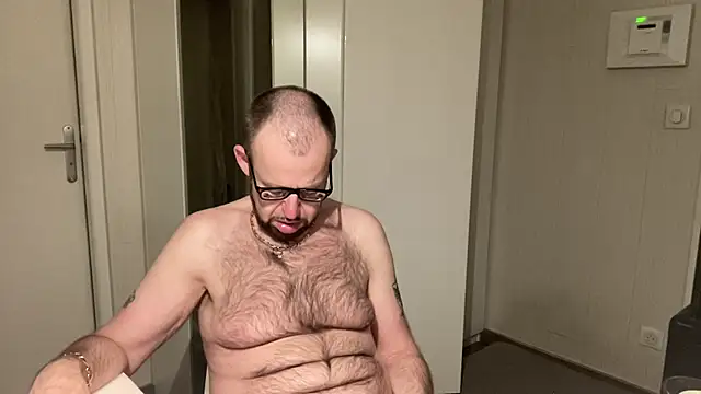 FABIOGLASSES online show from June 2, 10:55 pm