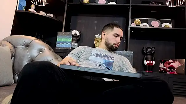 matteosantos online show from April 11, 12:09 pm