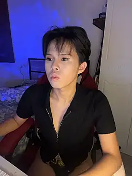 Plaxxtique online show from April 4, 3:53 pm