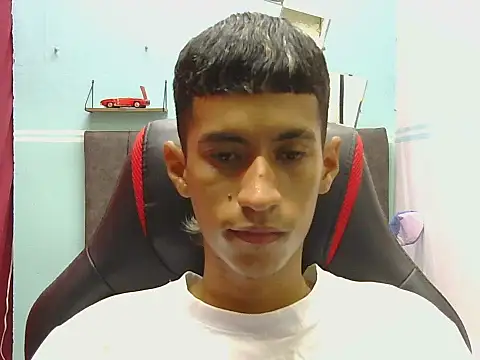 Angelstripboy online show from May 22, 11:43 pm