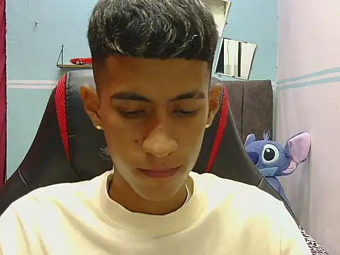 Angelstripboy online show from May 1, 3:54 am