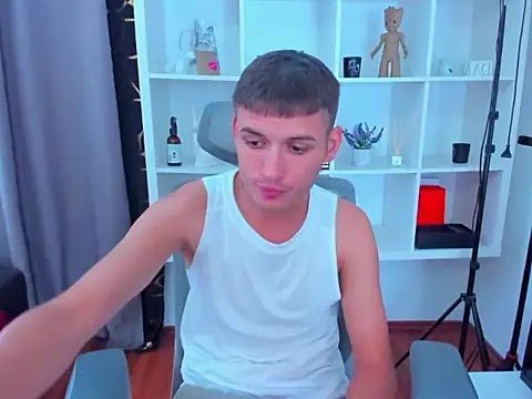 andboyfor6 online show from September 11, 1:32 pm