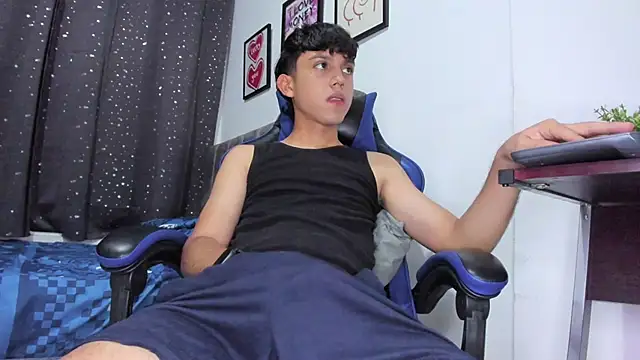 The skinnyguys online show from January 10, 11:42 pm