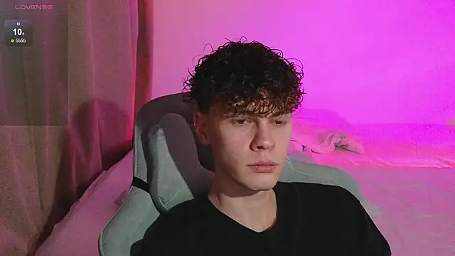 cute thomas online show from March 23, 5:30 pm