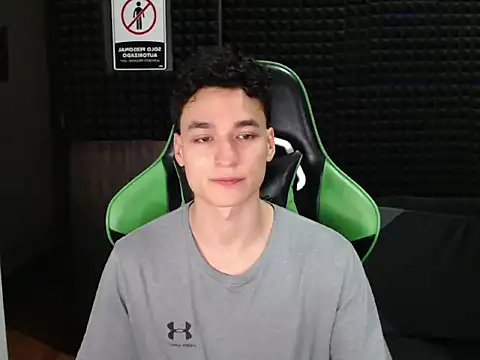 Curly Angel24 online show from December 20, 1:13 am