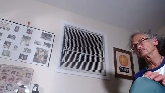 hottottrot691 online show from May 24, 12:49 am