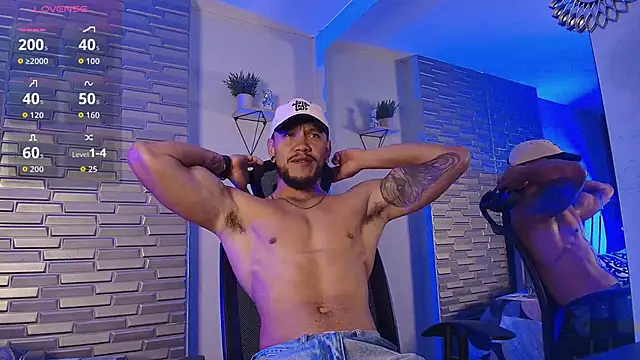 ARON TAYLER01 online show from June 16, 10:28 am