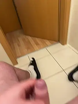 Cozqhh online show from February 9, 1:49 pm