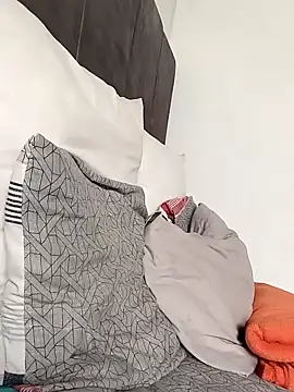 BLACK BOTTOM03 online show from April 13, 9:21 am