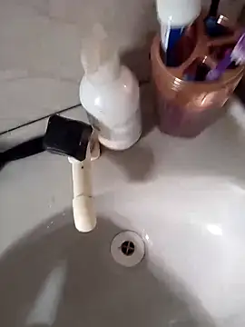 Raquelluciano online show from February 2, 7:44 pm