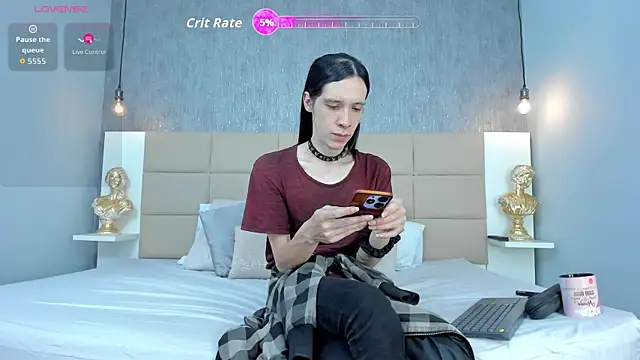 Hecatee 77 online show from April 1, 7:44 pm