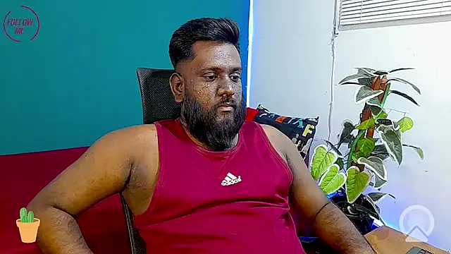 Rayansmith  online show from April 7, 9:15 pm