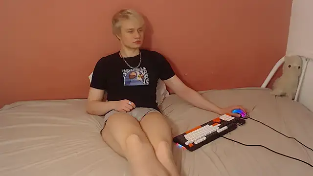 Oliver sweet  online show from April 9, 1:14 am