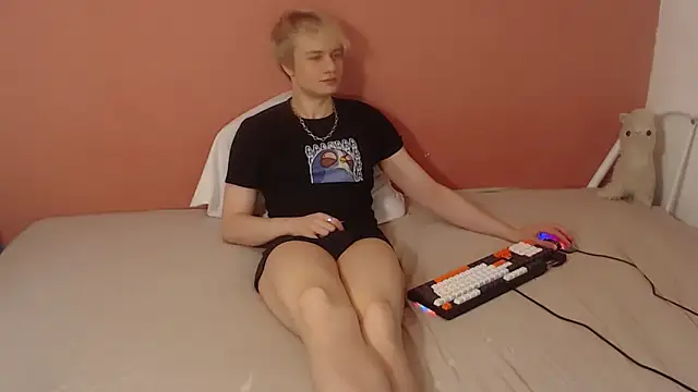 Oliver sweet  online show from April 15, 1:38 am