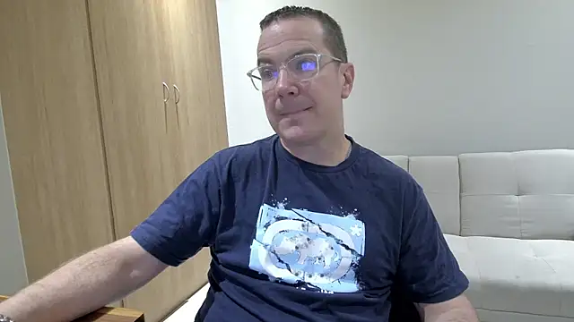 BrettJ81 online show from March 31, 5:14 pm