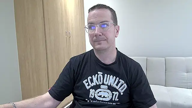 BrettJ81 online show from March 7, 2:48 pm