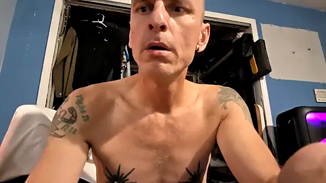 leahcimnikral online show from September 15, 4:03 am