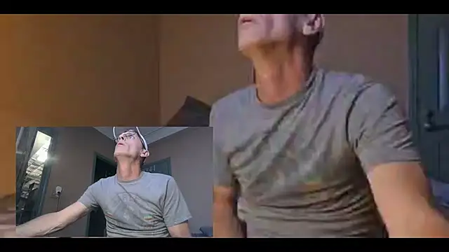 leahcimnikral online show from October 1, 8:07 am