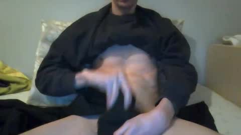 00europeboy00 online show from February 8, 2:50 am