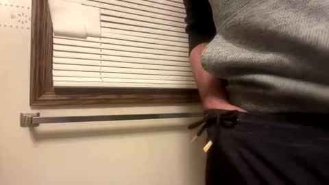 1hunglo412 online show from January 17, 12:19 pm