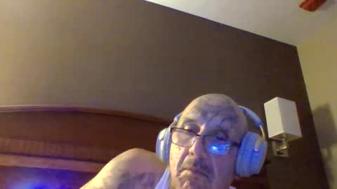 TheShyOne18 online show from April 21, 10:43 am