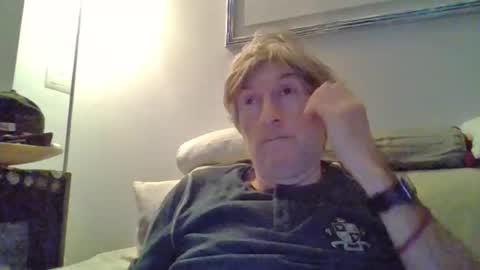 22esserre online show from December 20, 10:39 pm