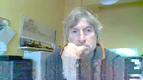 22esserre online show from December 18, 10:40 am