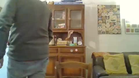 22esserre online show from February 2, 12:24 pm