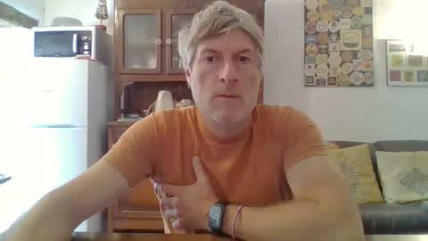 22esserre online show from September 30, 11:47 am