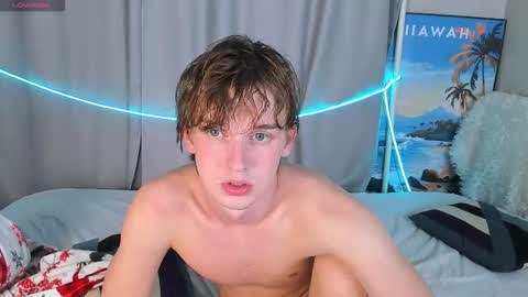 Snapshot of 4ever_dude chatting on September 13, 6:42 pm Andrew online show from September 13, 6:42 pm