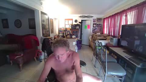 Snapshot of 86406stud chatting on December 30, 11:06 pm 86406stud online show from December 30, 11:06 pm