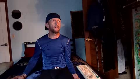 8over6 online show from November 29, 12:18 pm